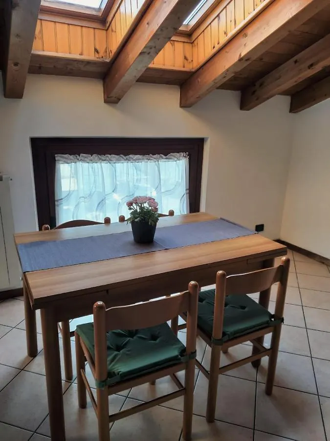 La Mansarda Sul Lago Lovere 0*,  Italia