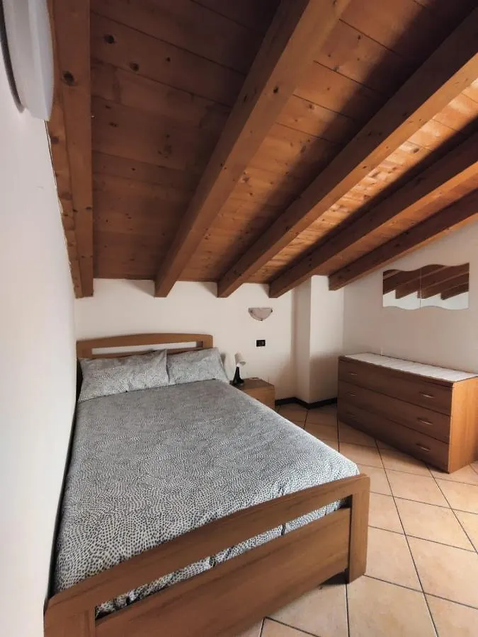 Сasa de vacaciones La Mansarda Sul Lago Lovere