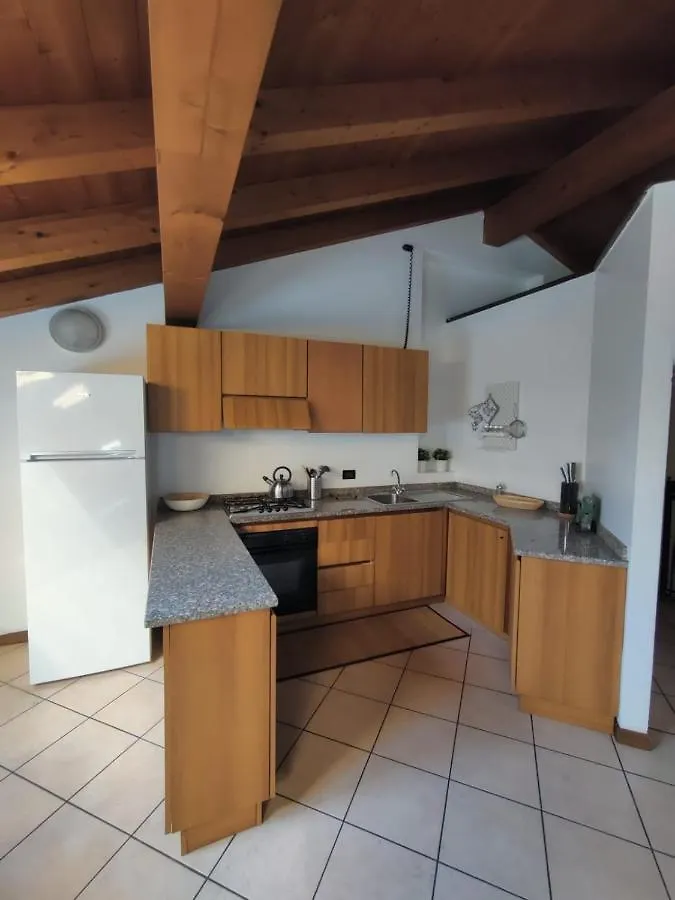 Сasa de vacaciones La Mansarda Sul Lago Lovere